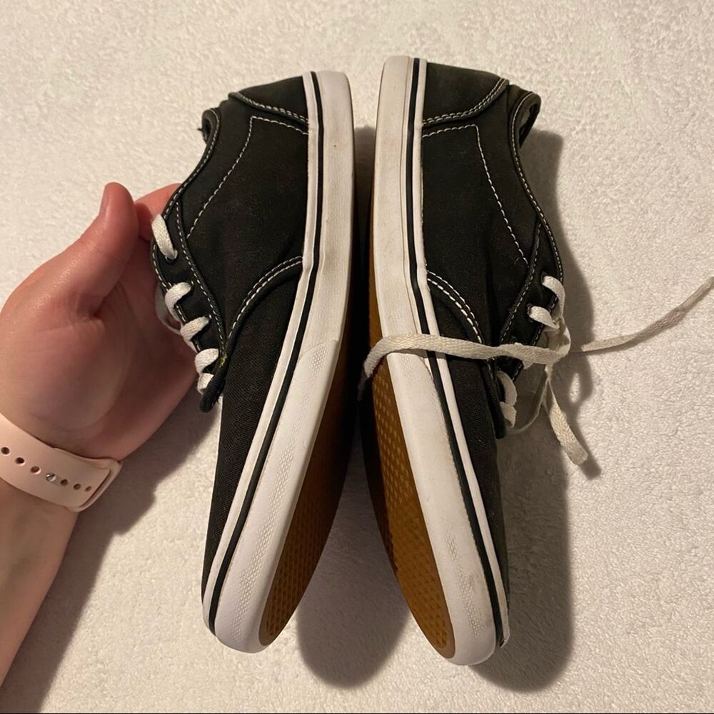 Vans Off the Wall Black w/ White Sneakers Size 8 Low Tops Lace Up Shoes Skater - Picture 3 of 9